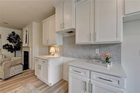 Kitchen - 263 Barracks Way, Hoschton, GA 30548 photo 8 of 14