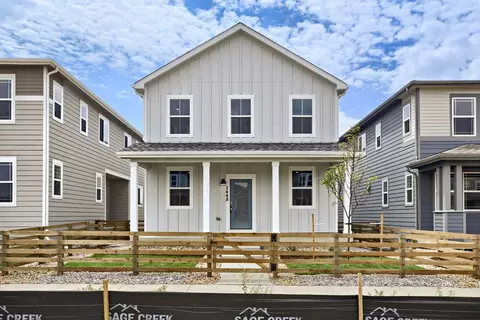 2448 Heyworth Ln, Fort Collins, CO 80524