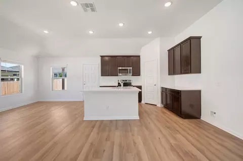 1032 Amber Lk, Seguin, TX 78155