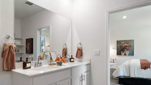 Bath - 2140 Ghost Rider Ct, Leander, TX 78641 photo 14 of 18