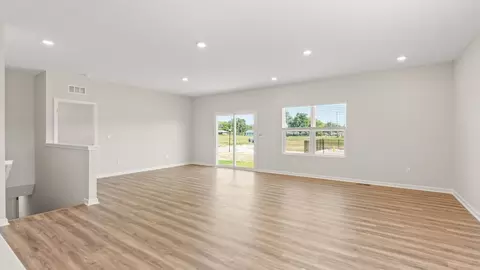 Living - 2204 Hackberry St, Springfield, OH 45505 photo 1 of 3