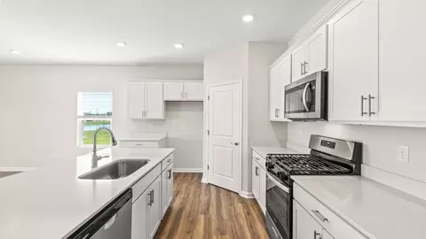 Kitchen - 2204 Hackberry St, Springfield, OH 45505 photo 2 of 9