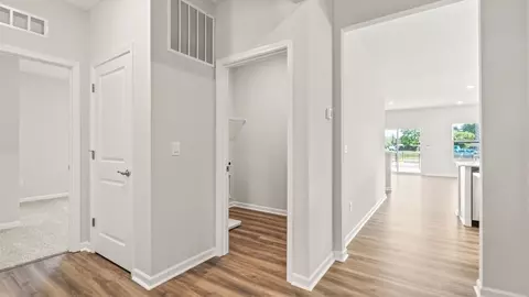 Entry Way - 2204 Hackberry St, Springfield, OH 45505 photo 3 of 6