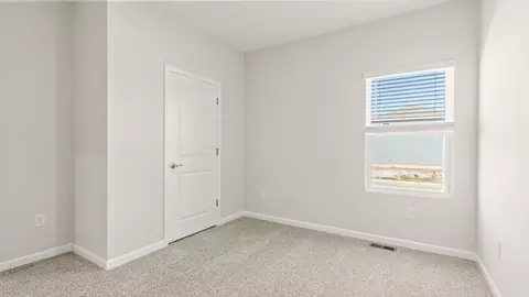 Bedroom - 2204 Hackberry St, Springfield, OH 45505 photo 7 of 17