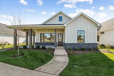 4508 N Harborside Dr, Wichita, KS 67204