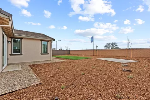 Exterior - 1233 Mccabe Cir, Galt, CA 95632 photo 5 of 8