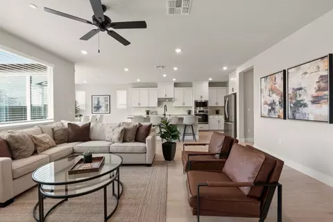 Living - 1233 Mccabe Cir, Galt, CA 95632 photo 2 of 3