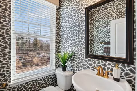 Bath - 11735 Cygnet Dr, Waldorf, MD 20601 photo 1 of 9