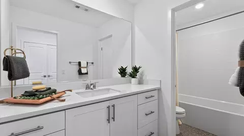 Bath - 36586 Altisima Dr, Winchester, CA 92596 photo 4 of 7