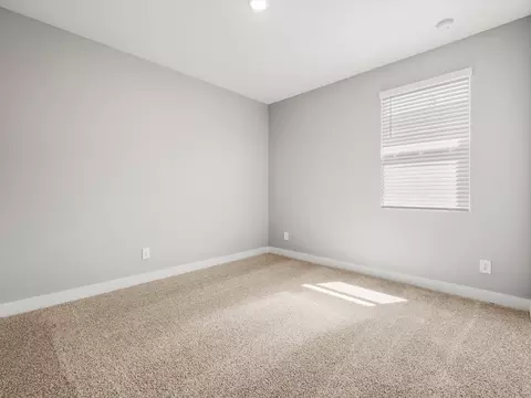 Bedroom - 118 W Flatiron Trl, Apache Junction, AZ 85120 photo 3 of 8