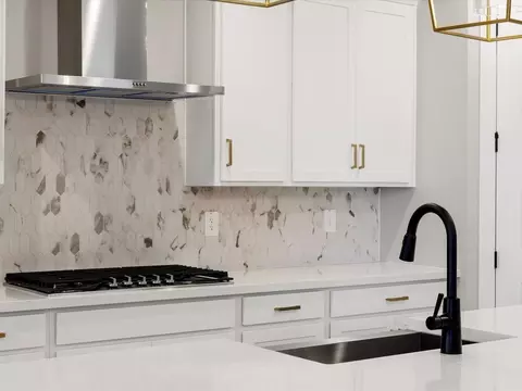 Kitchen - 118 W Flatiron Trl, Apache Junction, AZ 85120 photo 3 of 6