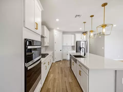 Kitchen - 118 W Flatiron Trl, Apache Junction, AZ 85120 photo 2 of 6