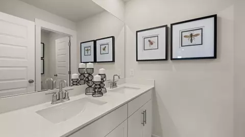 Bath - 1203 Essem Dr, Murfreesboro, TN 37130 photo 5 of 7