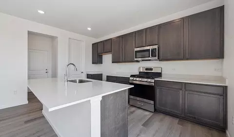 302 W Owen Ave, Keenesburg, CO 80643