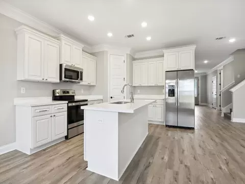 Kitchen - 12902 Gondala St, Elberta, AL 36530 photo 4 of 5