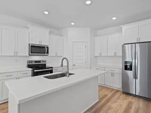 Kitchen - 12902 Gondala St, Elberta, AL 36530 photo 1 of 5