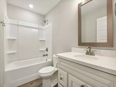 Bath - 12902 Gondala St, Elberta, AL 36530 photo 5 of 5