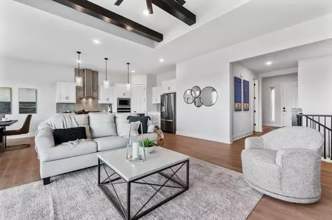 1413 N 163rd St, Basehor, KS 66007