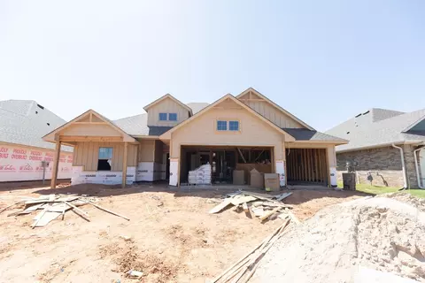 9216 NW 87th St, Yukon, OK 73099