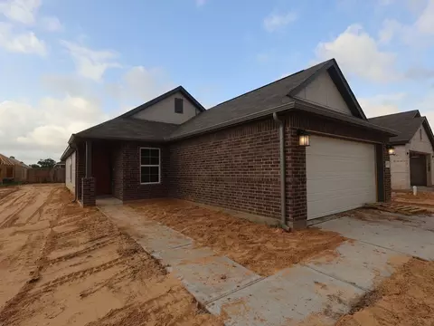 1089 Garnet Star Dr, La Marque, TX 77568