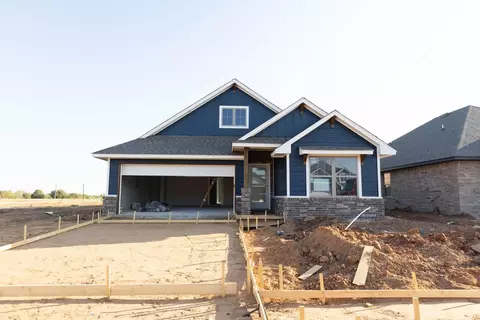 9221 NW 119th St, Yukon, OK 73099
