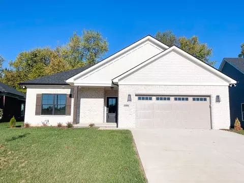 886 Mcintyre St, Bowling Green, KY 42101