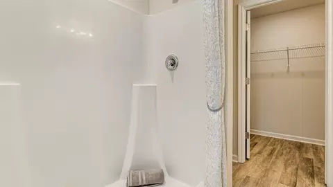 Bath - 6561 Firefly Dr, Milton, FL 32583 photo 1 of 5