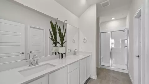 Bath - 2604 Oconnell Cir, Aubrey, TX 76227 photo 4 of 9