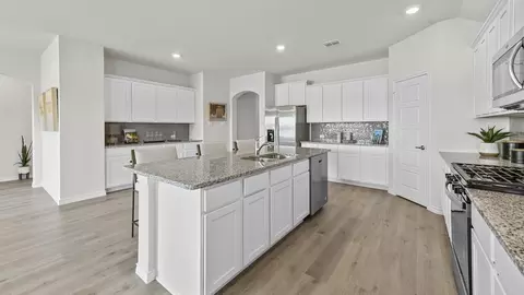 Kitchen - 2604 Oconnell Cir, Aubrey, TX 76227 photo 6 of 8
