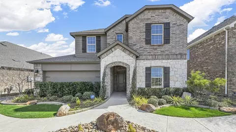 Exterior - 2604 Oconnell Cir, Aubrey, TX 76227 photo 5 of 10