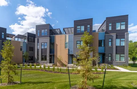 835 E 2nd St, Des Moines, IA 50309