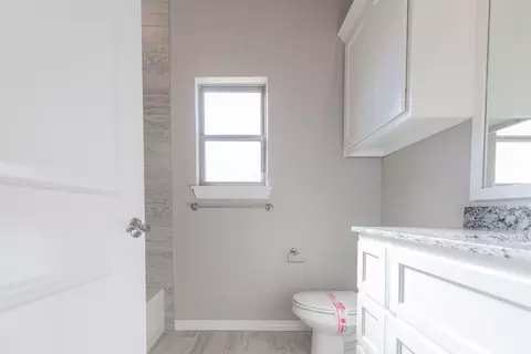 Bath - 2920 E Northampton St, Broken Arrow, OK 74014 photo 10 of 10