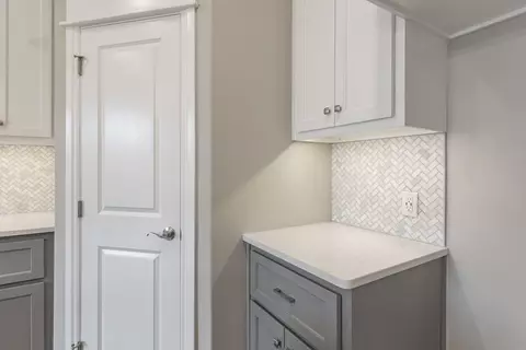 Kitchen - 2920 E Northampton St, Broken Arrow, OK 74014 photo 2 of 15
