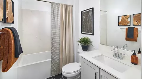 Bath - 5548 Dora Way, Oceanside, CA 92057 photo 4 of 8