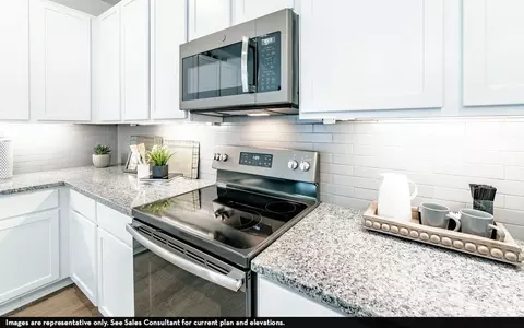 Kitchen - 10610 Flight Deck Ct, Conroe, TX 77303 photo 5 of 9