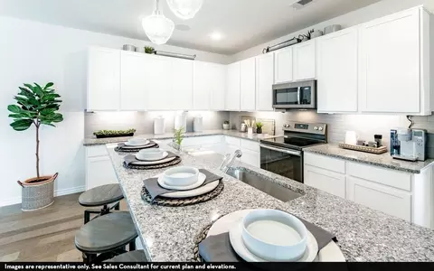 Kitchen - 10610 Flight Deck Ct, Conroe, TX 77303 photo 3 of 9