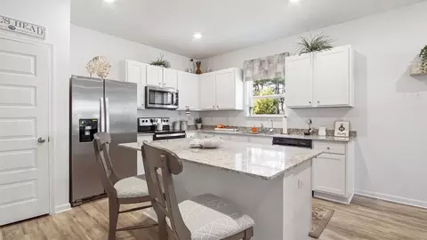 Kitchen - 20 Elderberry St, Freeport, FL 32439 photo 1 of 3