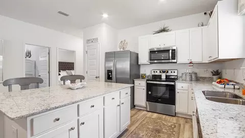 Kitchen - 20 Elderberry St, Freeport, FL 32439 photo 2 of 3