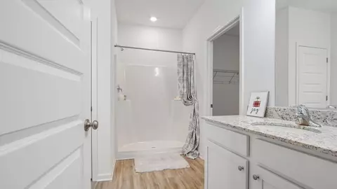 Bath - 20 Elderberry St, Freeport, FL 32439 photo 1 of 3