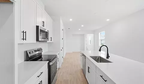 Kitchen - 2326 Anders Dr, Parrish, FL 34219 photo 5 of 6