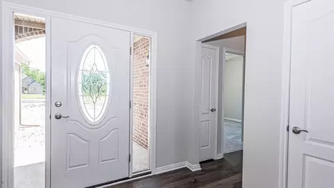 Entry Way - 930 E Drahner Rd, Oxford, MI 48371 photo 1 of 9