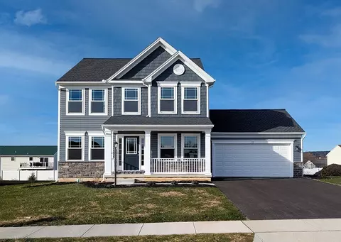37 Kristi Ln, Biglerville, PA 17307