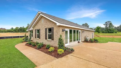 Exterior - 217 Raulston Dr, Byram, MS 39272 photo 4 of 8