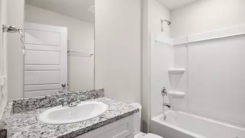 Bath - 217 Raulston Dr, Byram, MS 39272 photo 5 of 10