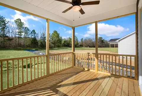 Exterior - 20 Golfview Ave, Benson, NC 27504 photo 4 of 8