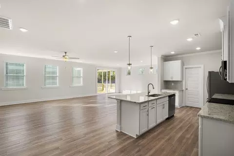 Living - 20 Golfview Ave, Benson, NC 27504 photo 3 of 5