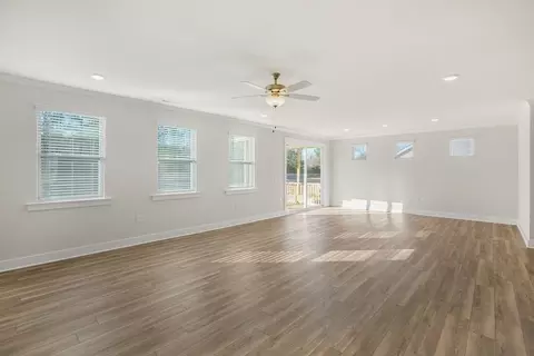 Living - 20 Golfview Ave, Benson, NC 27504 photo 1 of 5