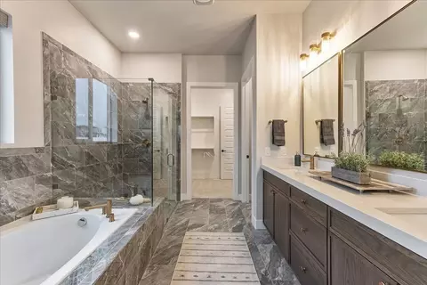 Bath - 526 N Legend Way, Mapleton, UT 84664 photo 1 of 4
