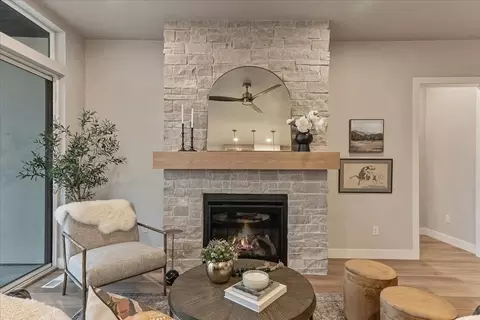 Living - 526 N Legend Way, Mapleton, UT 84664 photo 1 of 3