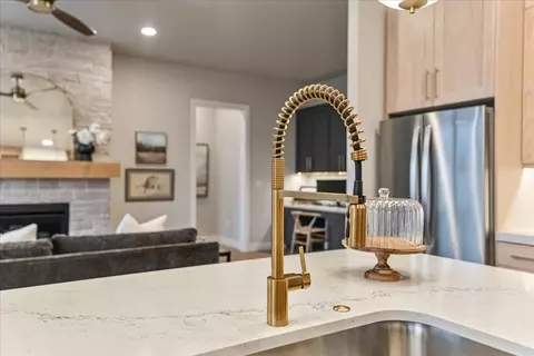 Kitchen - 526 N Legend Way, Mapleton, UT 84664 photo 5 of 7